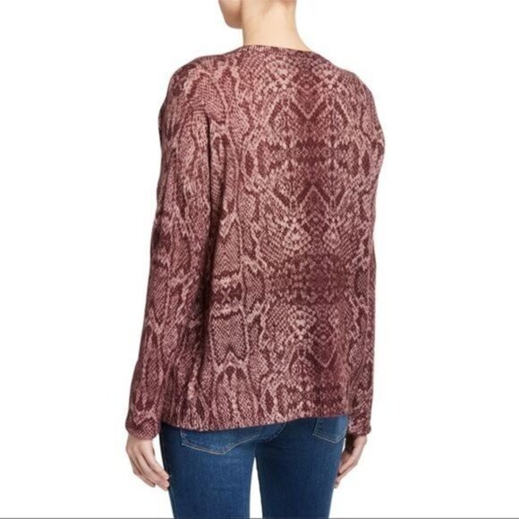 360 Cashmere Khloe Snake Print Crewneck Relaxed Fit Cashmere Lightweight Sweater - Picture 8 of 14